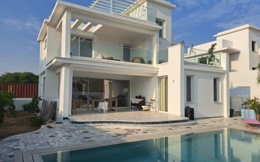 Larnaca Property Three Bedroom Villas