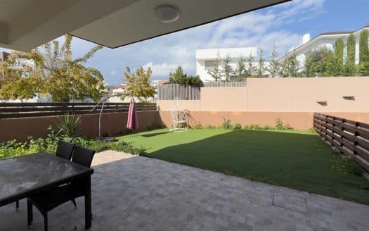 Semi-detached 3-bedroom house for rent-in limassol