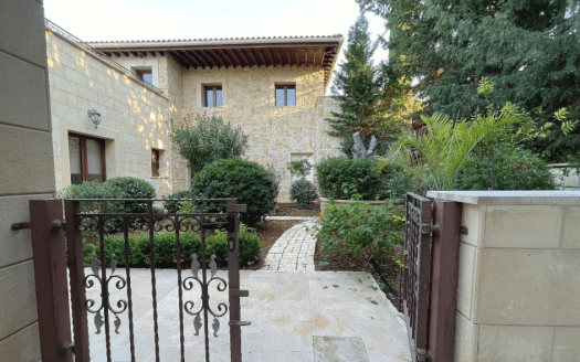 Five-Bedroom-Villa-for-Sale-in Paphos