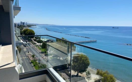 Beachfront 2-bedroom apartment for rent in Limassol