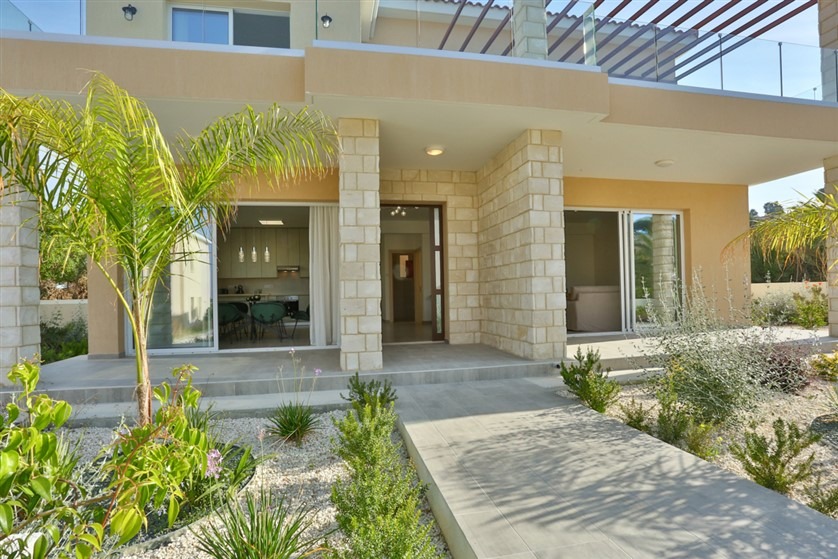 Paphos Property Beautiful Sea Villas