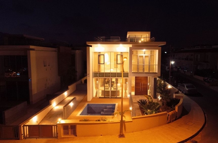 Paphos Property Spectacular Villa Near The Beach