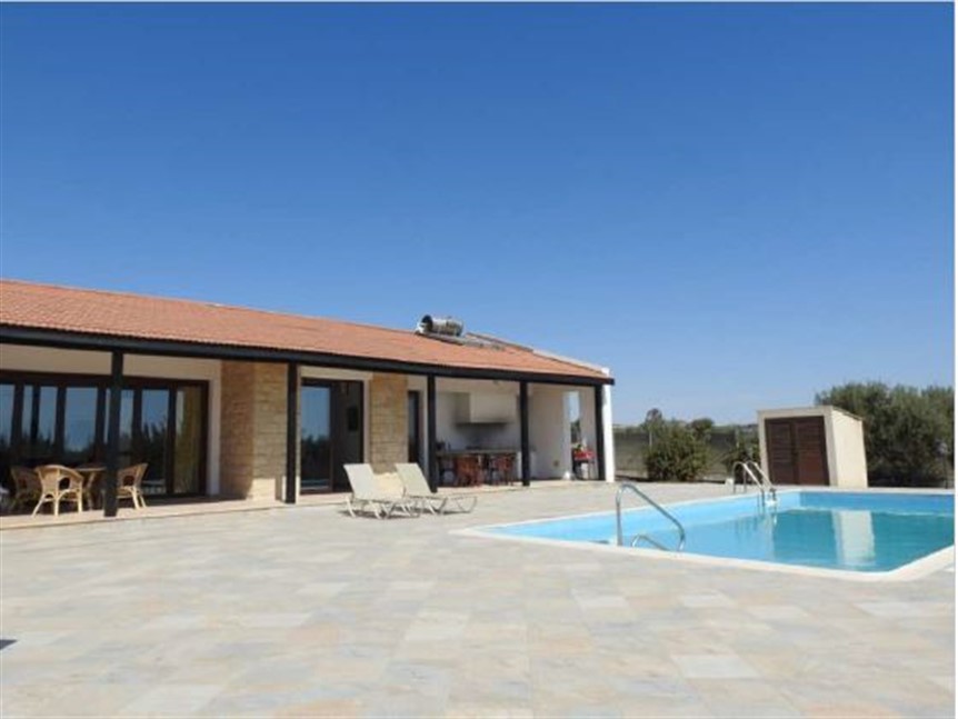 Larnaca Property 3 Bedroom Villa in Maroni Village