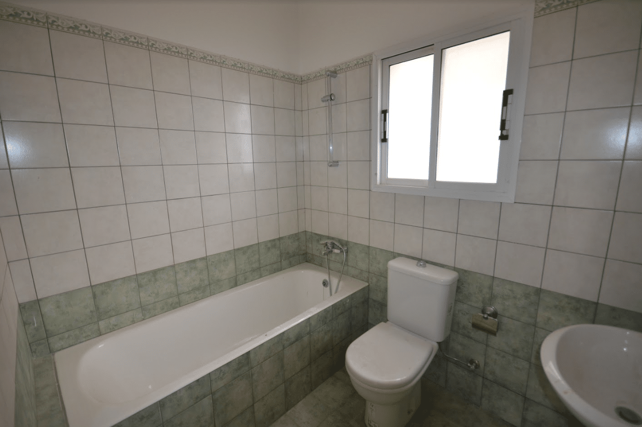 Paphos Property Detached Five Bedroom Villa