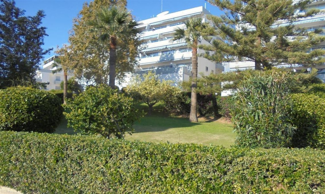 Limassol Property Spacious 3 Bedroom Apartment