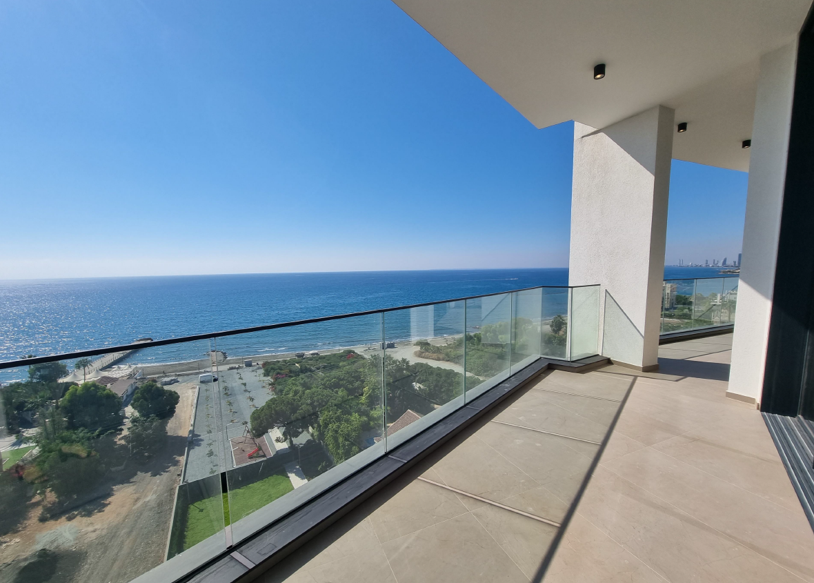 Limassol Property Whole-Floor Three Bedroom Apartment