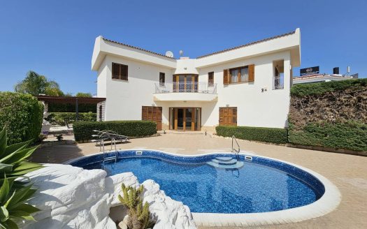 Paphos Property Stylish Four Bedroom Villa