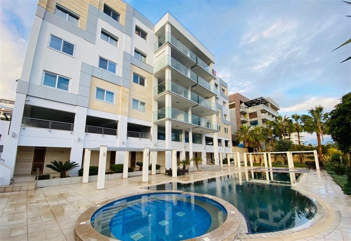 Limassol Property Seafront Luxury Three Bedroom Apartment
