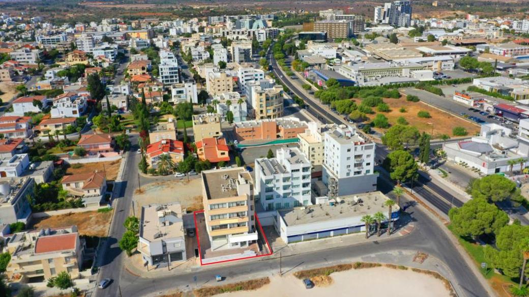 Nicosia Property Mixed-use Building In Egkomi