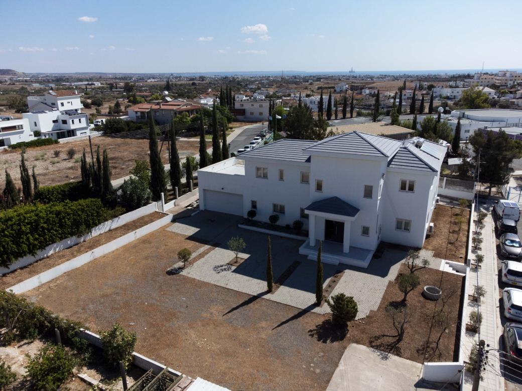 Larnaca Property 4 Bedroom House In Aradippou