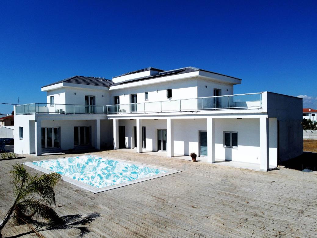 Larnaca Property 4 Bedroom House In Aradippou