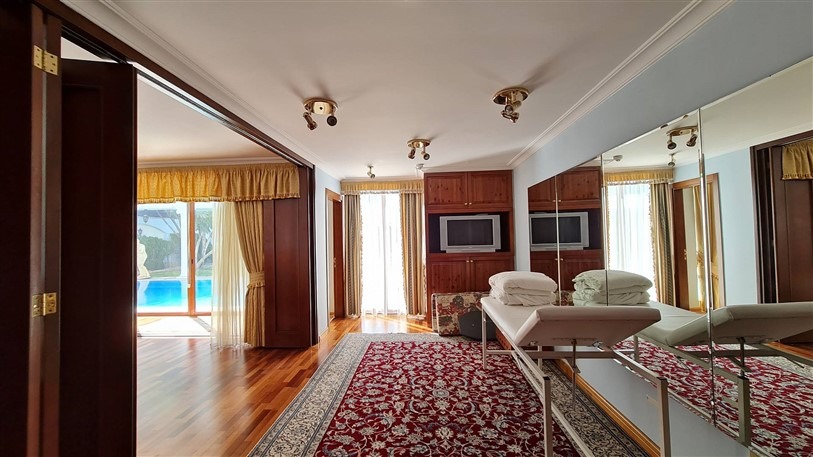 Limassol Property Cozy Spacious Villa On The Seafront