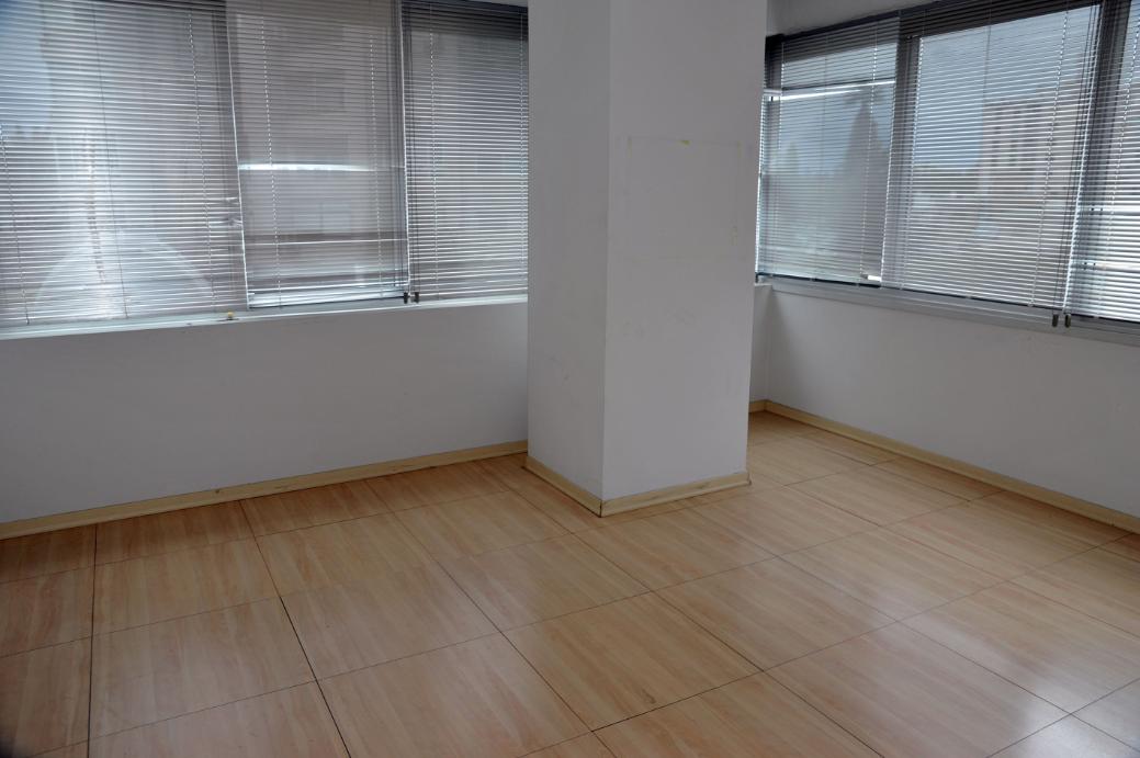 Nicosia Property Office In Trypiotis