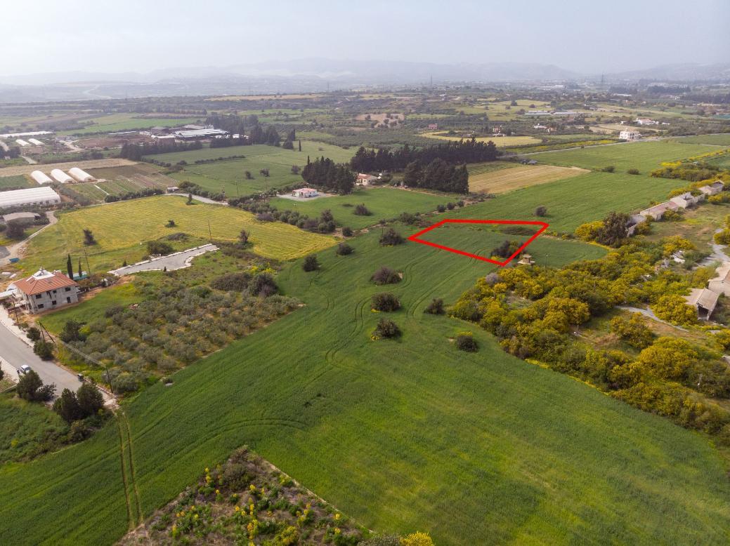 Larnaca Property Field – 1.590 m2 in Zygi