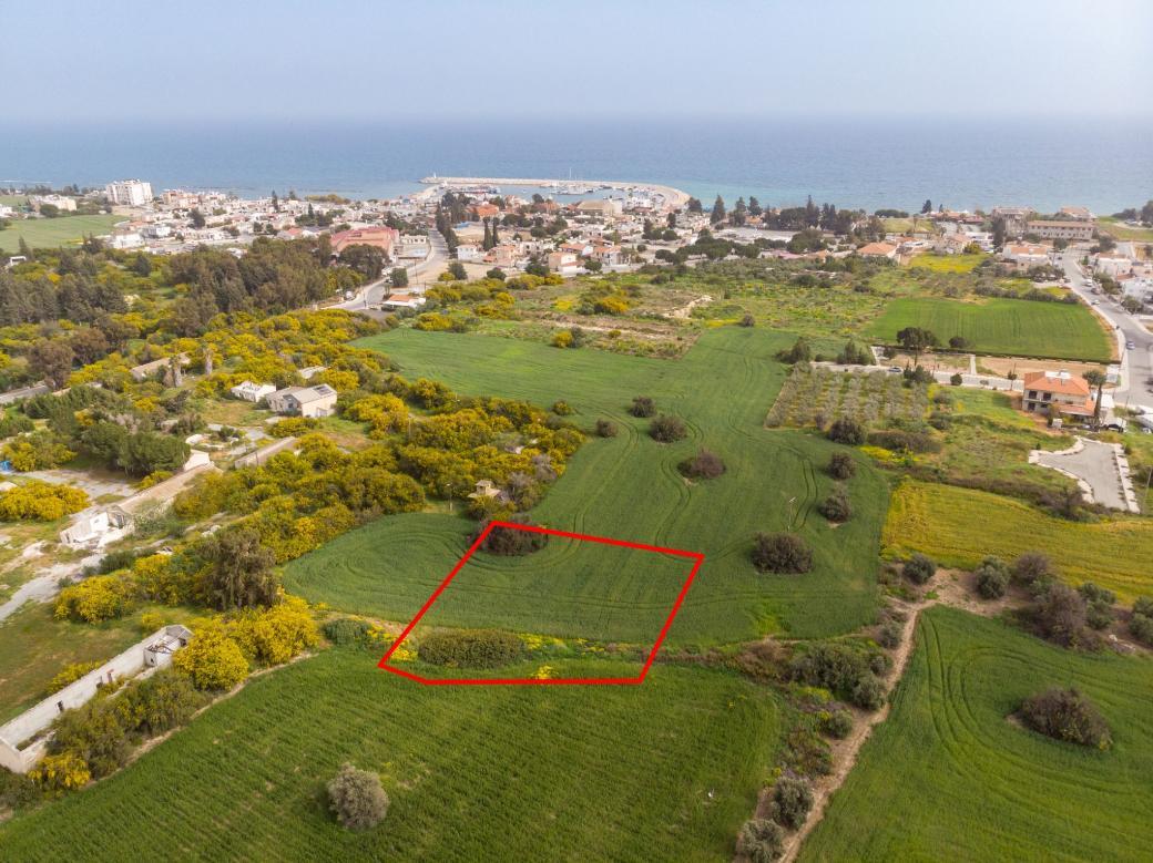 Larnaca Property Field – 1.590 m2 in Zygi