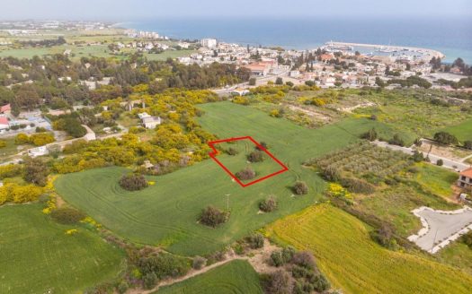 Larnaca Property Field – 1.370 m2 in Zygi