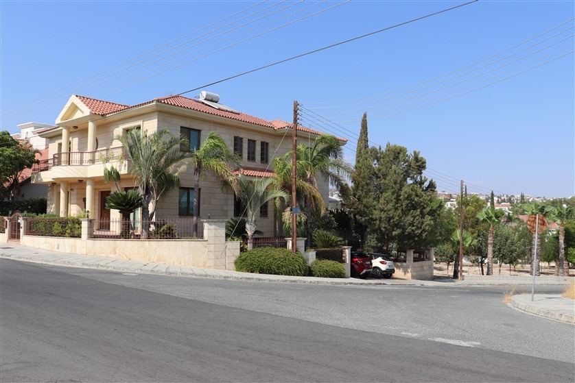 Limassol Property Exclusive Four Bedroom Villa