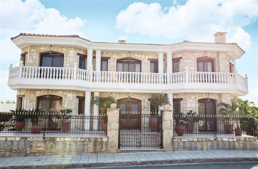 Limassol Property Luxury 6 Bedroom Villa