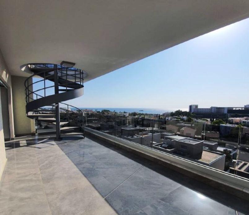 Limassol Property 3 Bedroom Apartment with Garden