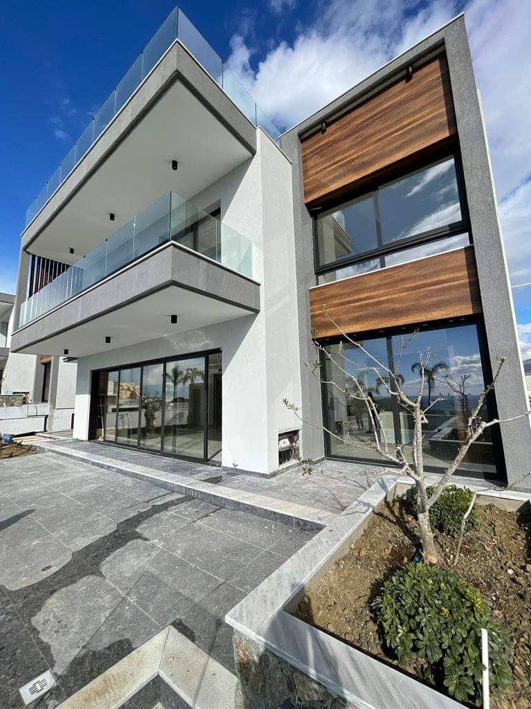 Limassol Property 4 Bedroom Houses in Parekklisia