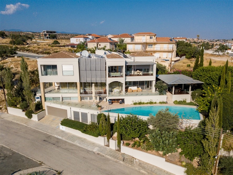 Limassol Property Magnificent 4 Bedroom Villa