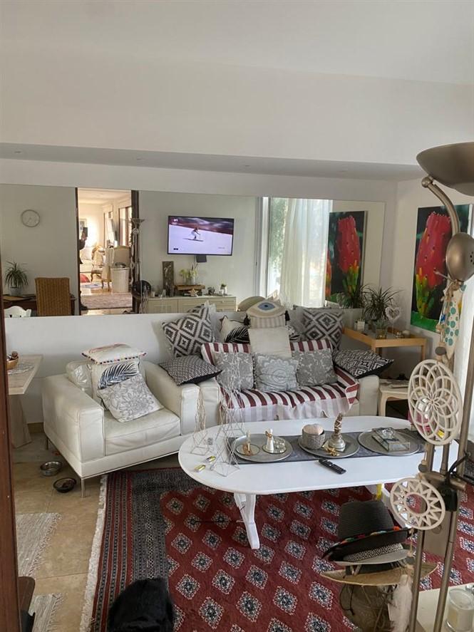 Limassol Property Six Bedroom Villa