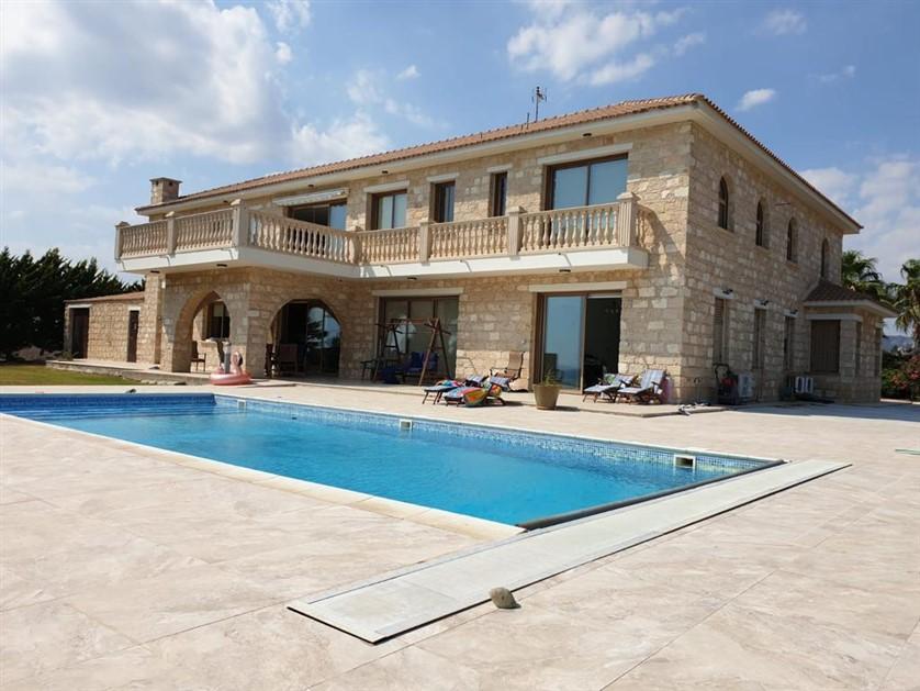 Larnaca Property Luxury 3 Bedroom Apartment in Zygi