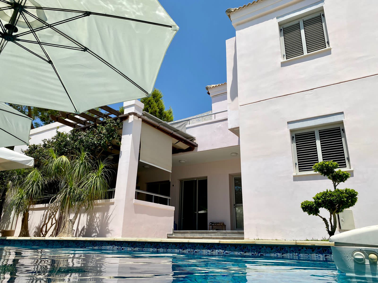 Limassol Property Superb 3 Bedroom Villa in Prime Location