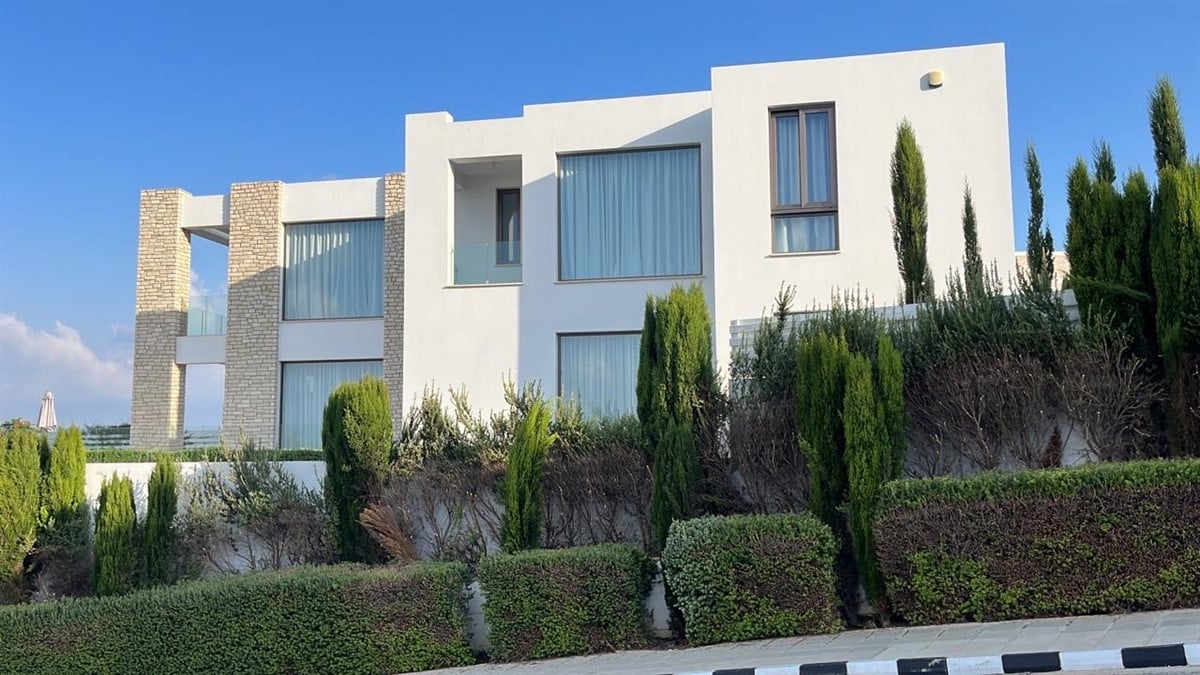 Paphos Property Stunning 5 Bedroom Villa