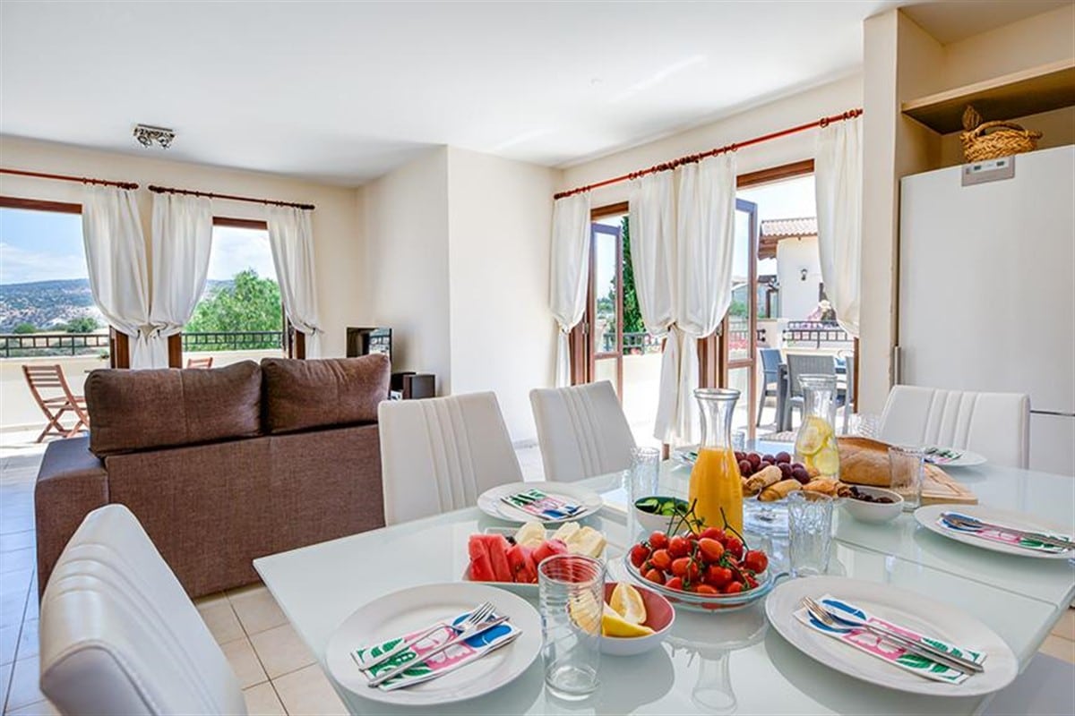 Paphos Property Beautiful 2 Bedroom Apartment