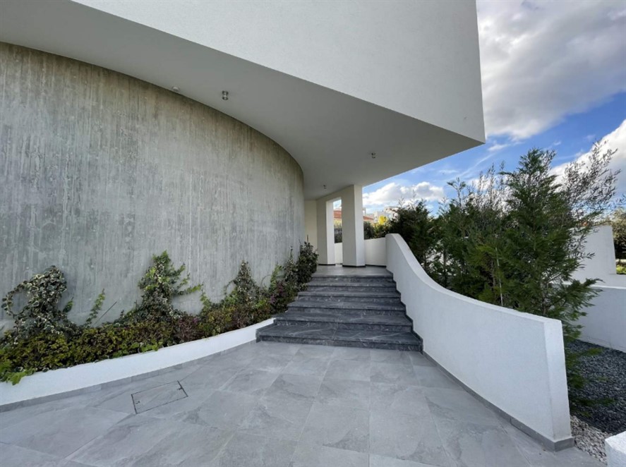 Limassol Property 5 Bedroom Mansion In Germasogeia Area
