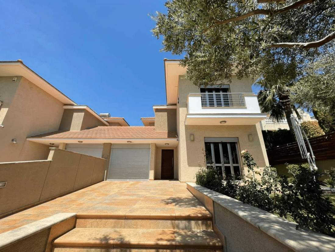 Limassol Property Beautiful Three Bedroom House