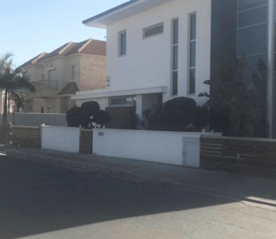 Limassol Property 4 Bedroom Villa in Agios Spyridonas