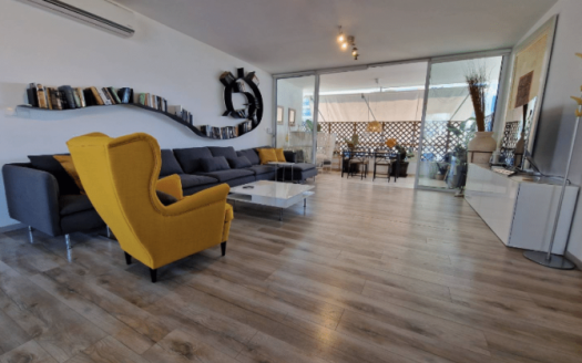 Limassol Property 3 Bedroom Apartment Seafront