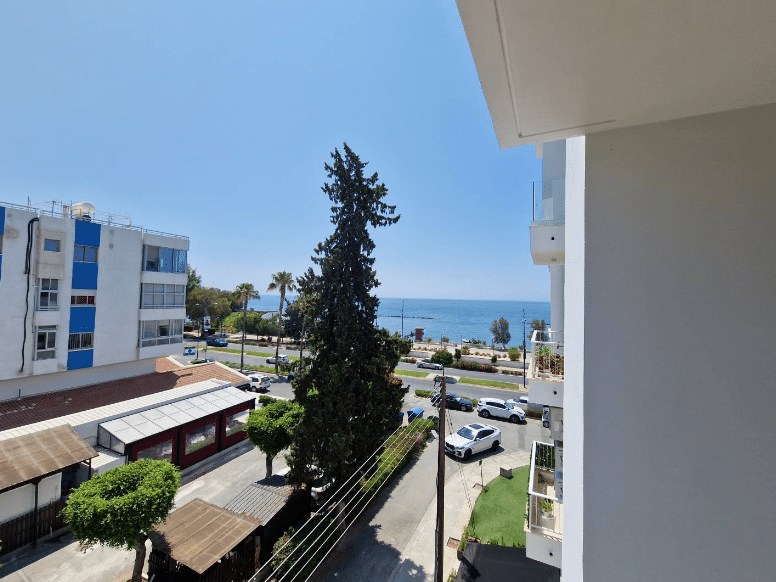 Limassol Property 3 Bedroom Apartment Seafront