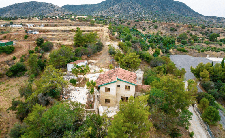 Larnaca Traditional Two-Storey House in Anglisides