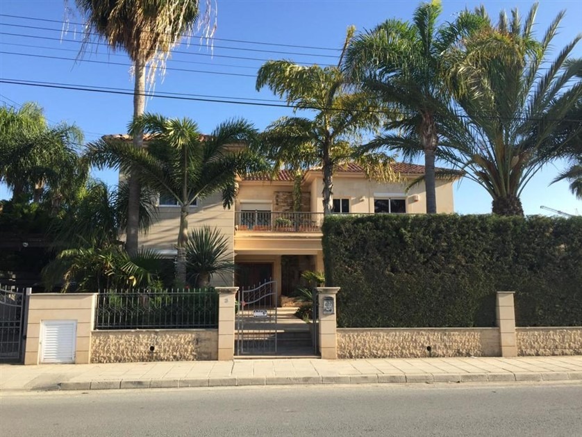 Limassol Property Four Bedroom Villa Near The Beach