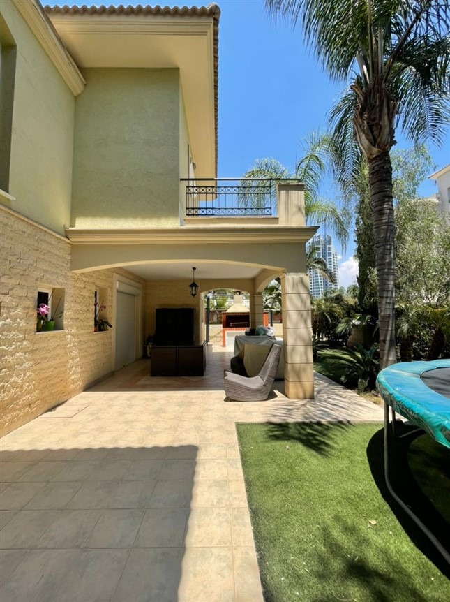 Limassol Property Exclusive Villa Near The Beach
