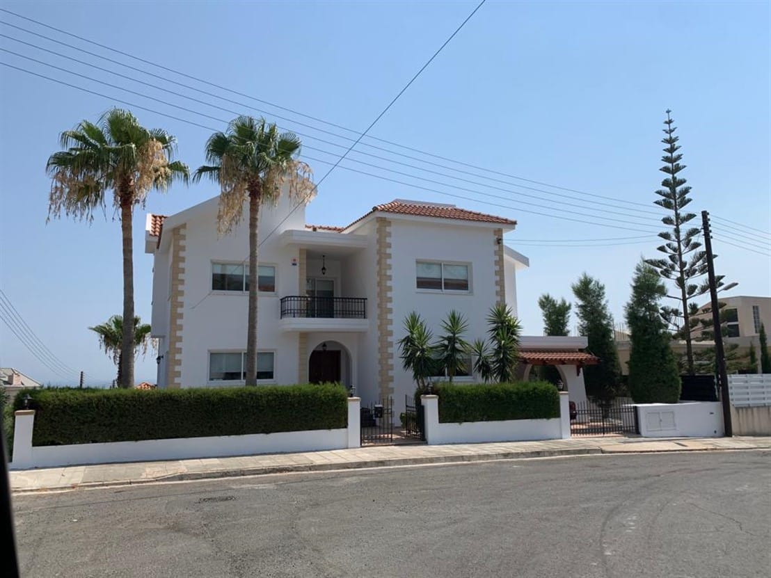 Limassol Property Beautiful 5 Bedroom Villa