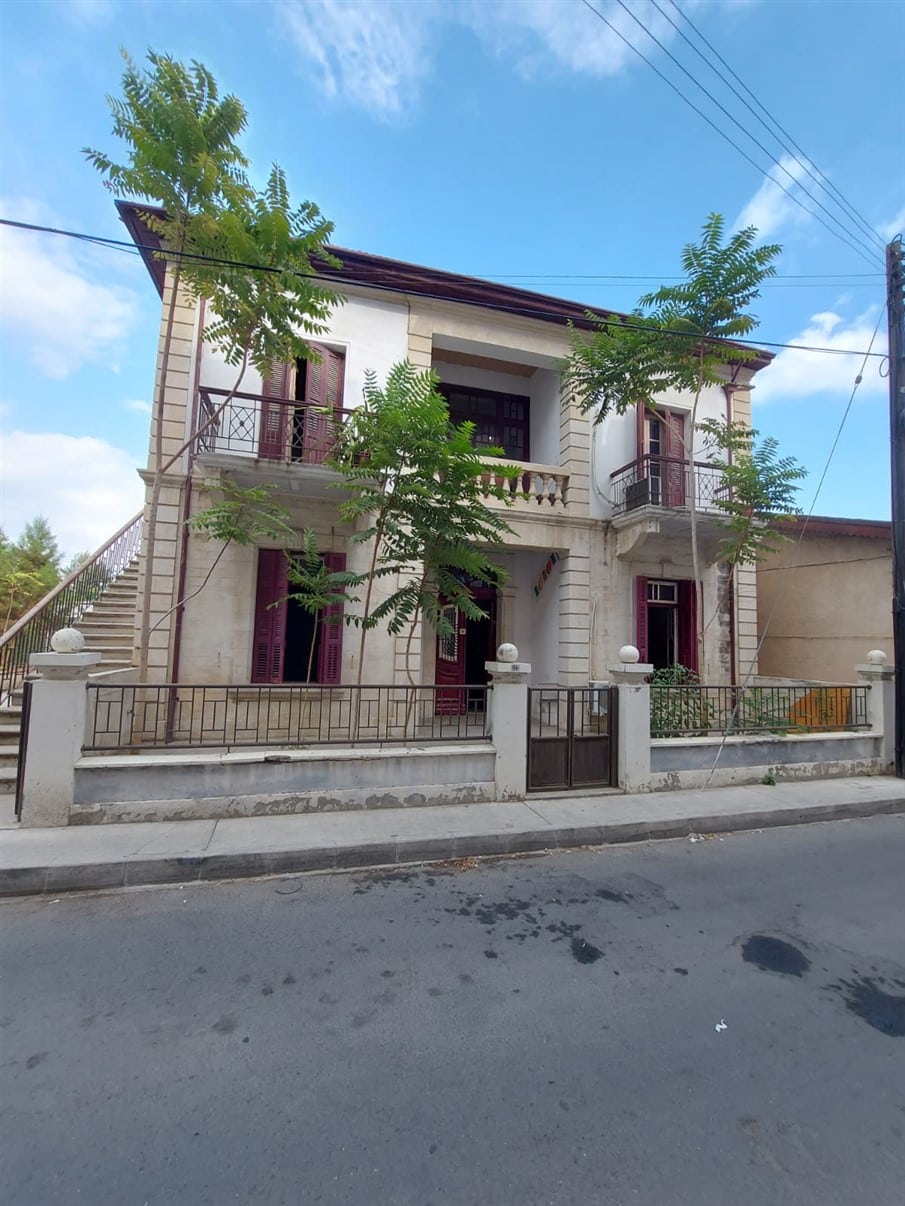 Limassol Property Classical Five Bedroom House