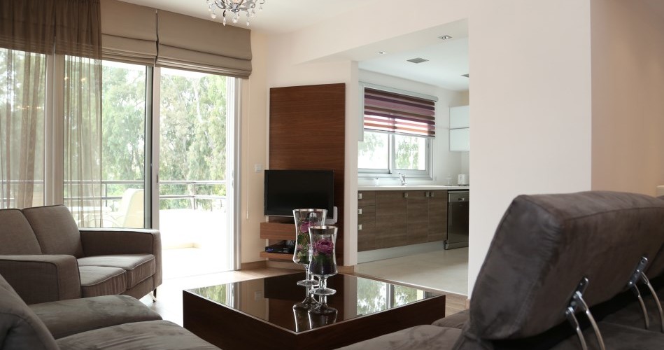 Limassol Property Luxury Three Bedroom Seafront Apartment