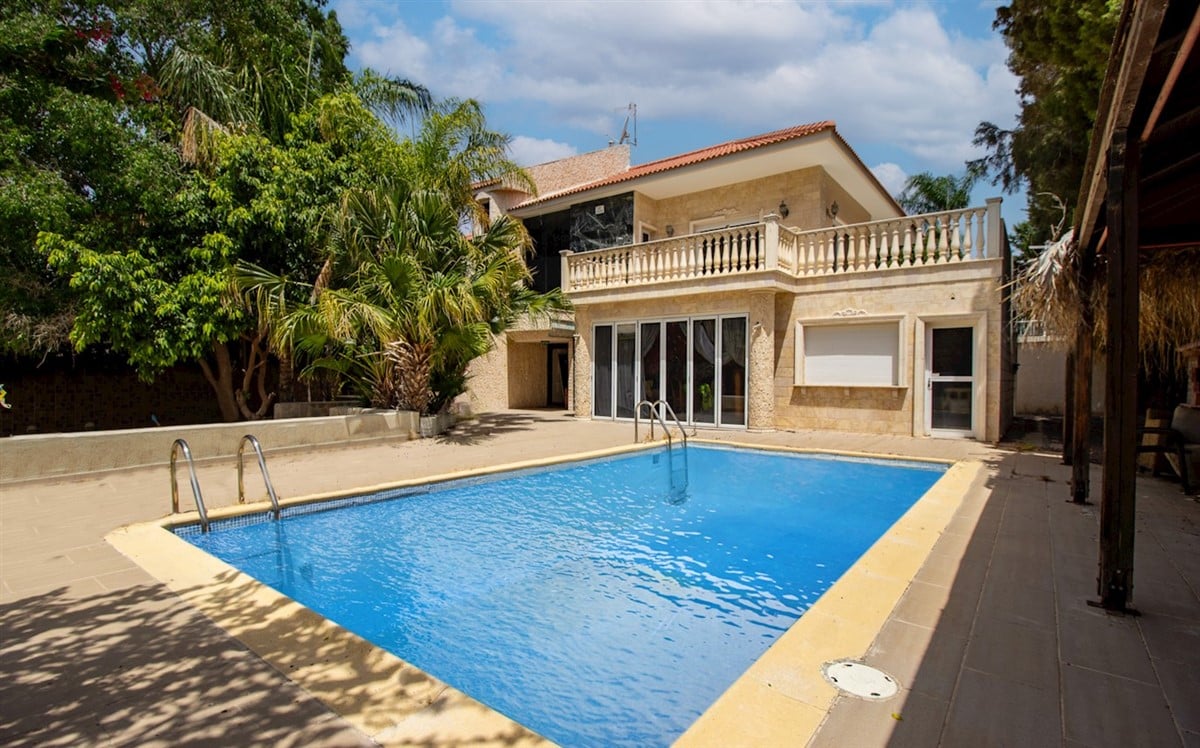 Limassol Property Five Bedroom Villa