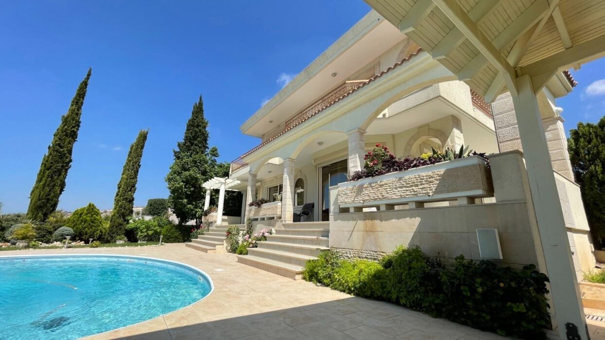Limassol Property Exclusive 5 Bedroom Villa in Agios Tychonas