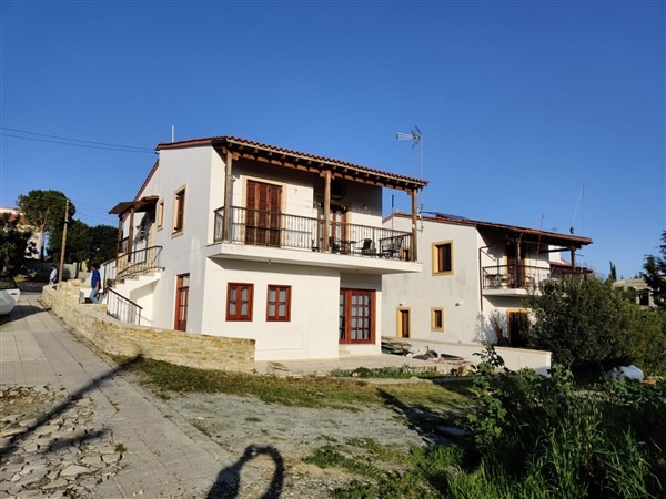 Larnaca Property Bungalow And Studio