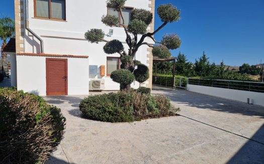 Limassol Property Four Bedroom House in Pareklisia