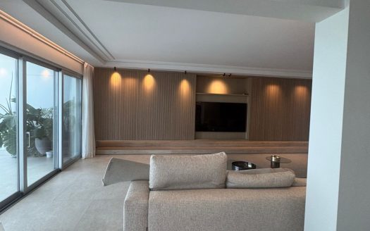 Limassol Property 4 Bedroom Seafront Apartment