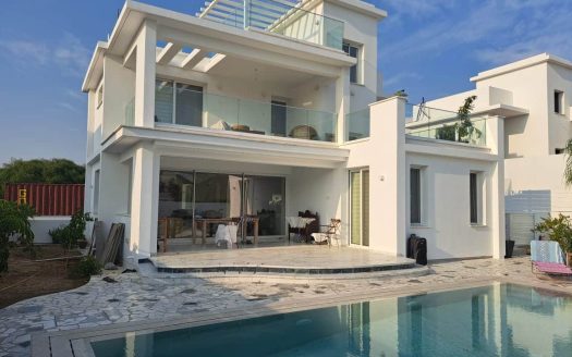 Larnaca Property Three Bedroom Villas