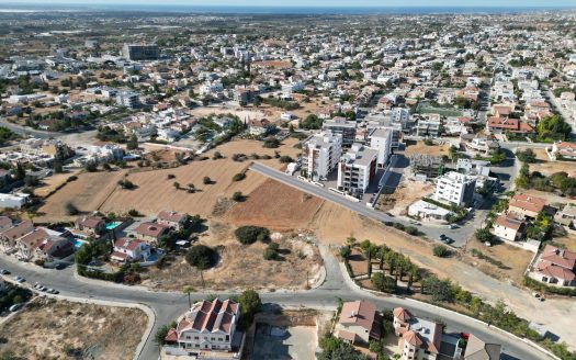 Limassol Property Modern Three Bedroom Apartment in Ypsonas