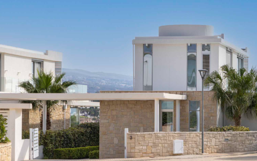Paphos Property Four Bedroom Villa in a Gated Complex