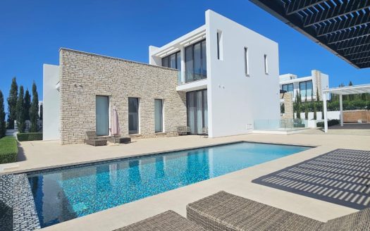Paphos Property Beautiful Five Bedroom Villa